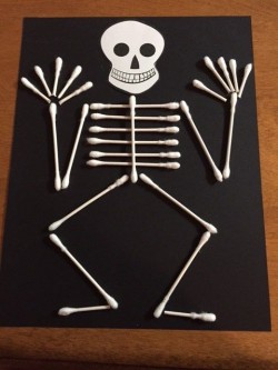 Crafternoons - Cotton Swab Skeletons!